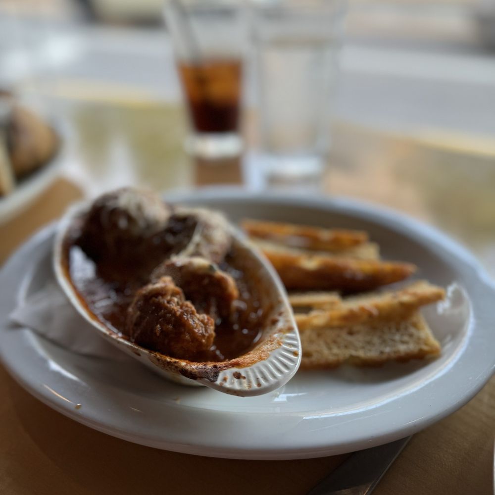 Mi Famiglia - Italian Near Me - Oregon City, Oregon