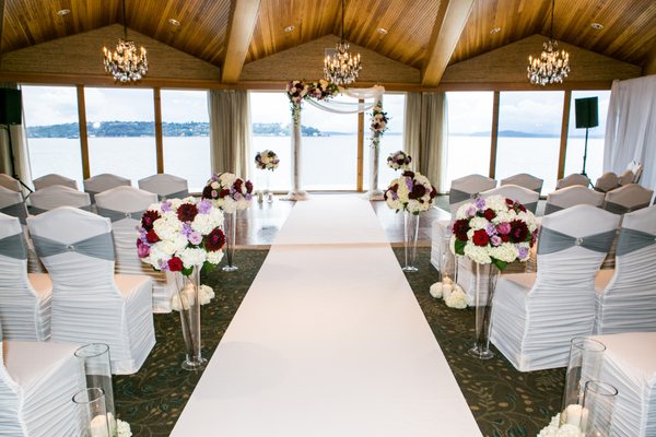 Loves Me Flowers by null