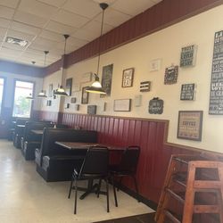 Mister James Delicious Foods - Inside decor