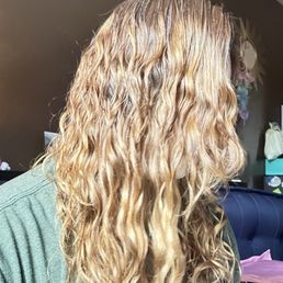 Regular perm (just washed, curl cream and air drying) she made it similar to how a digital perm would be Regular perm (just washed, curl cream and air drying) she made it similar to how a digital perm would be