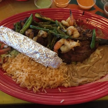 Salsa & Beer - Asada camarones combo with jalapeños. The best!!!! - Mexican Near Me - Van Nuys, California