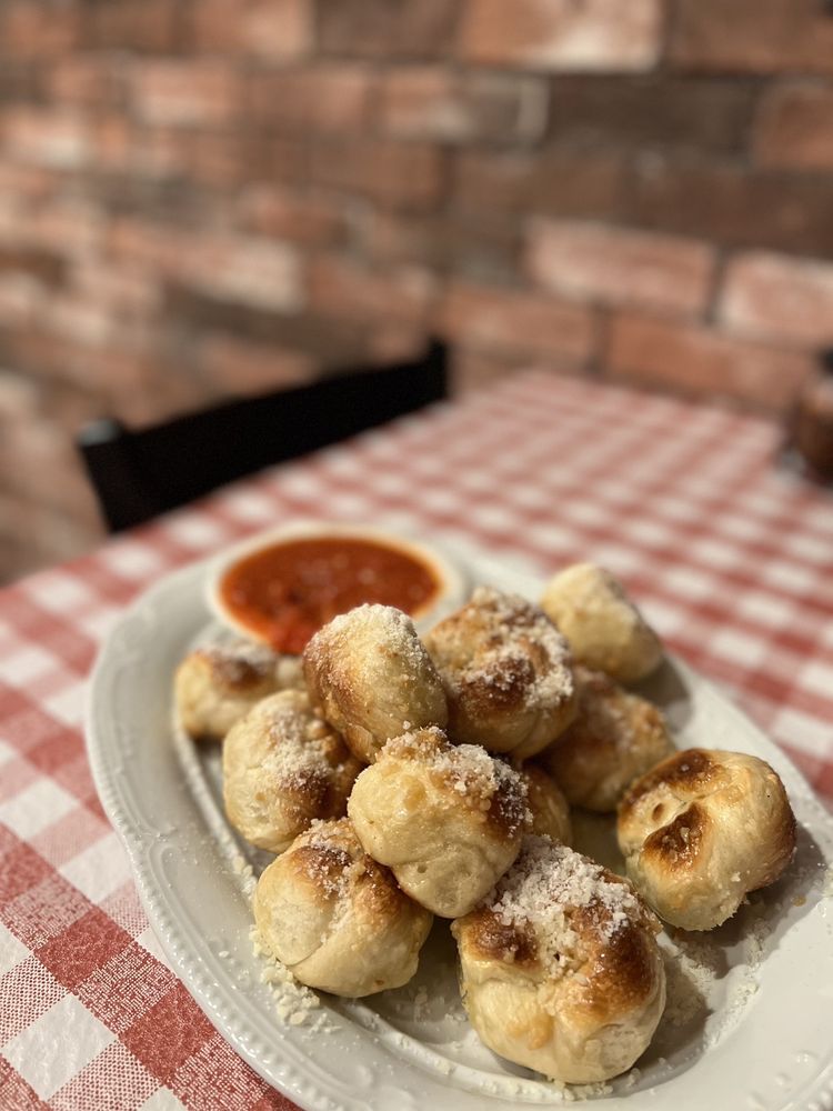 Carmine’s Pizza Kitchen - Photo 3