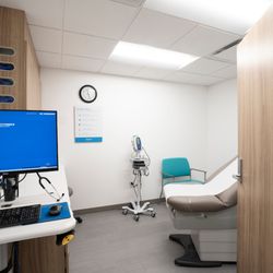 Providence ExpressCare -Huffman - Exam room