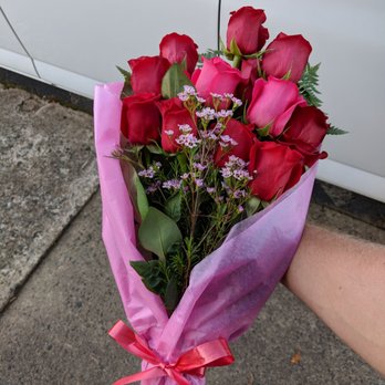 Flower Hut - Very beautiful flower arrangements. - Florists Near Me - Charlotte, North Carolina
