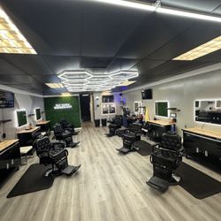 310 Fadez - VIP cut includes a 45 to 50 min cut, hot bowl service, and style upon request