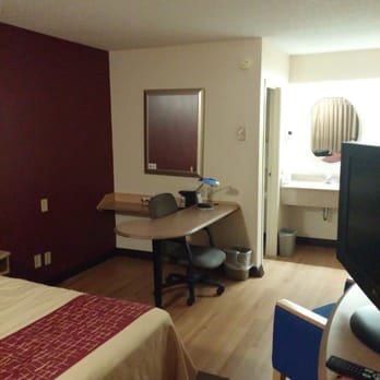 Red Roof Inn Enfield 20 Photos 29 Reviews Hotels 5 Hazard