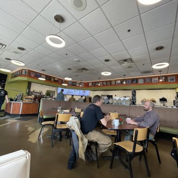 Ally's Bistro - Inside - Cafes Near Me - Menomonee Falls, Wisconsin