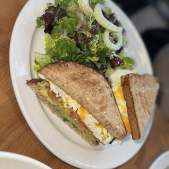 Commonwealth Cafe - Fried Egg Sandwich - Coffee & Tea Near Me - Birmingham, Michigan