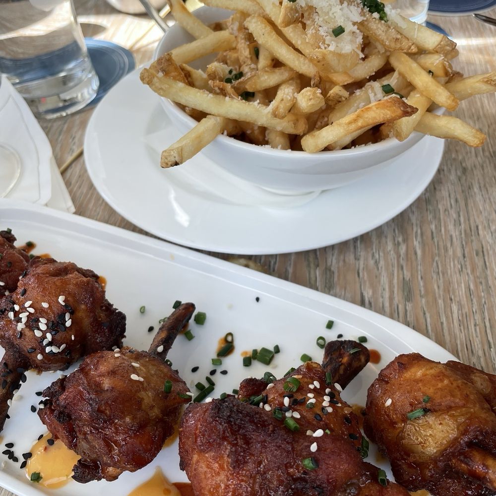 Doyle - Lollipops and truffle fries - Bars Near Me - Washington, DC, District of Columbia