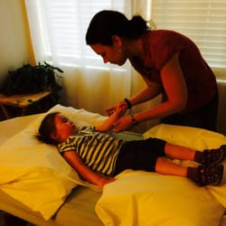 Acupuncture Associates - Kids love acupuncture!