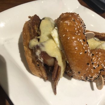 Gordon Ramsay Burger Las Vegas - Farmer burger - Burgers Near Me - Las Vegas, Nevada Gordon Ramsay Burger Las Vegas - Farmer burger - Burgers Near Me - Las Vegas, Nevada