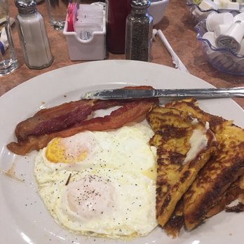 Dappers East - Breakfast & Brunch Near Me - Chicago, Illinois