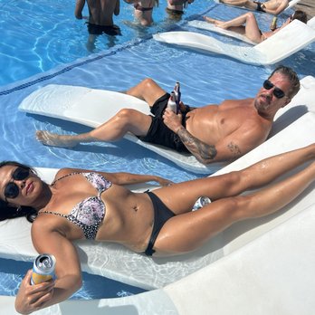 DayDream - Beating the heat .. sin city! - Swimming Pools Near Me - Henderson, Nevada DayDream - Beating the heat .. sin city! - Swimming Pools Near Me - Henderson, Nevada