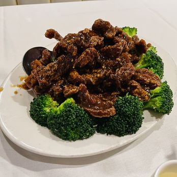 Yang Chow - Szechuan Beef - yummy but must be way crispier. - Chinese Near Me - Pasadena, California