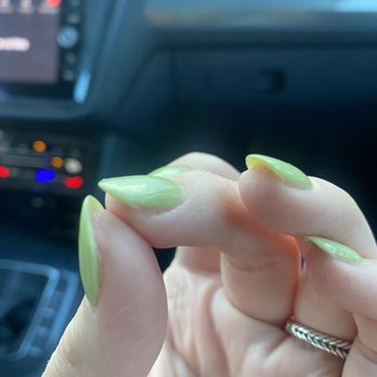 Anthony Vince' Nail Spa - No polish on side - Nail Salons Near Me - Dublin, Ohio