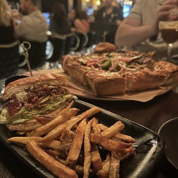 Farmer's Cellar - Pizza Burger - Speakeasies Near Me - Lakeville, Minnesota