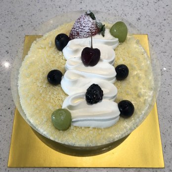 Ari Bakery Cafe - Sweet Yellow Cake! Delicious - Bakeries Near Me - Miramar, Florida