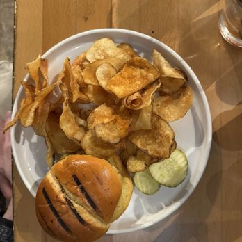Mr Pigs Smokery - Burger with chips - Cocktail Bars Near Me - Shakopee, Minnesota Mr Pigs Smokery - Burger with chips - Cocktail Bars Near Me - Shakopee, Minnesota