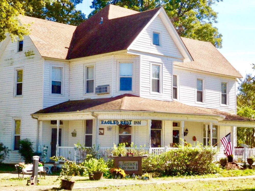 EAGLE S REST INN Updated July 2025 16 Photos 365 Sunkist Beach Rd O