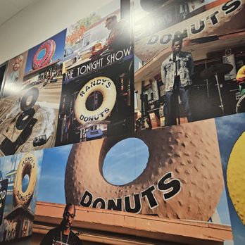 Randy's Donuts - Nice wall art. - Donuts Near Me - Costa Mesa, California Randy's Donuts - Nice wall art. - Donuts Near Me - Costa Mesa, California