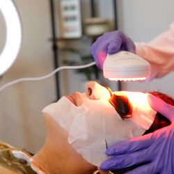 Nine18 The Esthetic Collective - Procell treatment provided by independent esthetician (@fusionbeautybyvanessa) at Nine18.