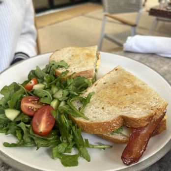 Drift - Breakfast Sandwich - Bars Near Me - Seattle, Washington