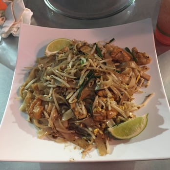 NOKturne Juice Bar & World Food - Pad Thai w/chicken - Vegetarian Near Me - Houston, Texas NOKturne Juice Bar & World Food - Pad Thai w/chicken - Vegetarian Near Me - Houston, Texas