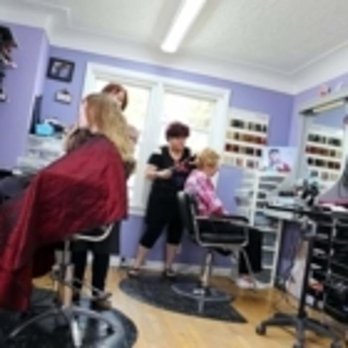 A Touch Of Class - Photo - Hair Salons Near Me - Windsor, Ontario A Touch Of Class - Photo - Hair Salons Near Me - Windsor, Ontario