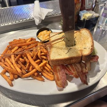 Hash House A Go Go - BBBLT Sandwich - New American Near Me - Las Vegas, Nevada Hash House A Go Go - BBBLT Sandwich - New American Near Me - Las Vegas, Nevada