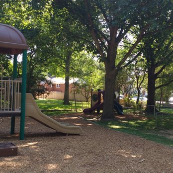 Robert's Park - Parks Near Me - Falls Church, Virginia