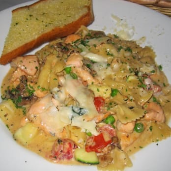 Apres Diem - salmon farfalle - Bars Near Me - Atlanta, Georgia Apres Diem - salmon farfalle - Bars Near Me - Atlanta, Georgia