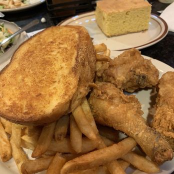 Nikola's Restaurant - Fried Chicken and fries with garlic bread - Barbeque Near Me - Southfield, Michigan Nikola's Restaurant - Fried Chicken and fries with garlic bread - Barbeque Near Me - Southfield, Michigan