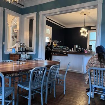Biscuit Love - Franklin - Seating area - Breakfast & Brunch Near Me - Franklin, Tennessee