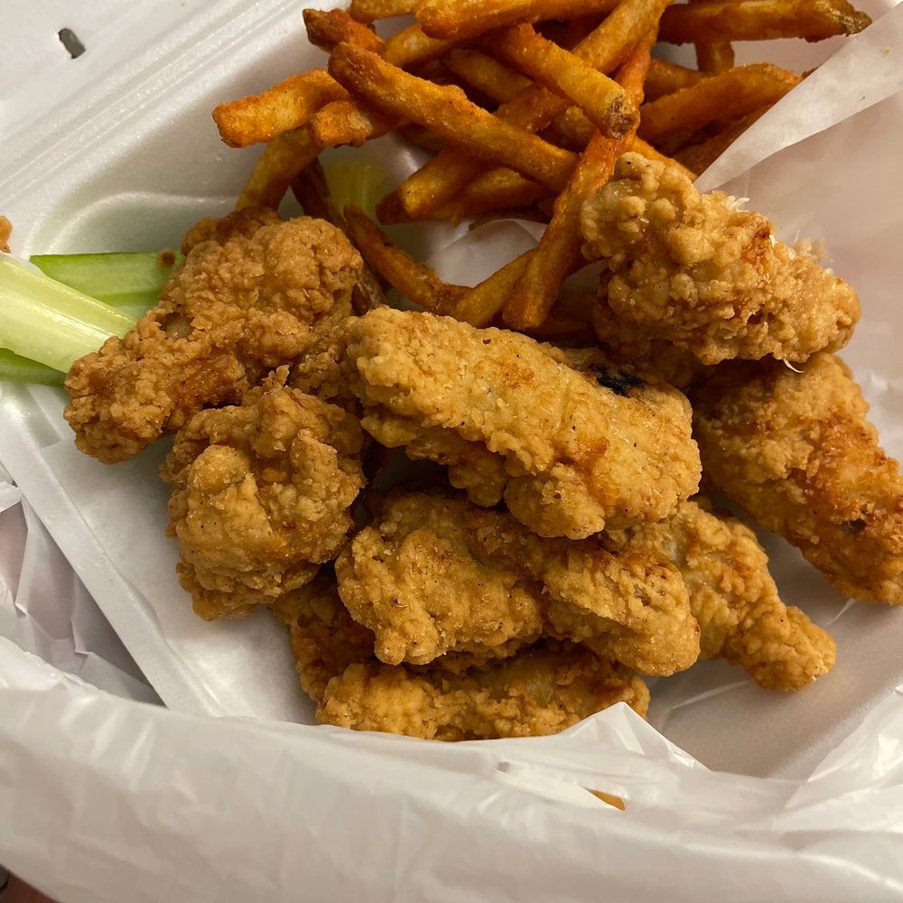 No sauce no blue cheese .. No sauce no blue cheese ..