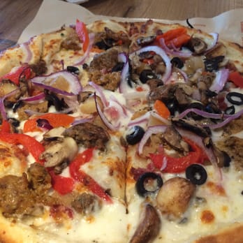 Blaze Pizza - Pizza Near Me - Davis, California