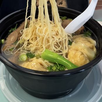 Hong Coffee & Bakery - Wonton with beef tripe (honeycomb tripe) noodle soup (mein) - Cantonese Near Me - Monterey Park, California Hong Coffee & Bakery - Wonton with beef tripe (honeycomb tripe) noodle soup (mein) - Cantonese Near Me - Monterey Park, California