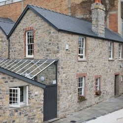 The Old Cottage Restaurant And Bistro British 2a Queen St