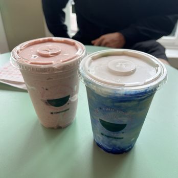 Matcha Magic Bellevue - Cloudy Coconut and Peanut Butter Cup Smoothies - Coffee & Tea Near Me - Bellevue, Washington