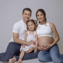 Raz Nateghi Studio - Orange County Studio Maternity/Family Session