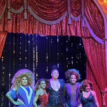 Lips - Chicago - The queens! - American Near Me - Chicago, Illinois