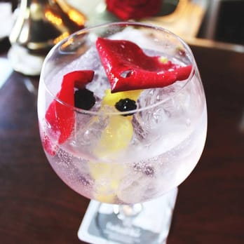 Ideal Cocktail Bar - Cocktail Bars Near Me - Barcelona, B Ideal Cocktail Bar - Cocktail Bars Near Me - Barcelona, B