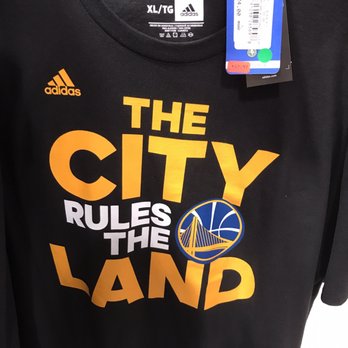 DICK'S Sporting Goods - Bay Area sports fan gear! - Outdoor Gear Near Me - Daly City, California