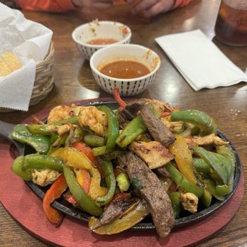 La Langosta - Shrimp, chicken, beef fajitas - Mexican Near Me - Three Rivers, California La Langosta - Shrimp, chicken, beef fajitas - Mexican Near Me - Three Rivers, California