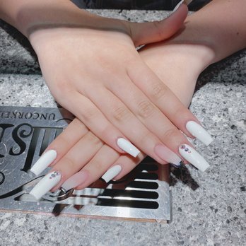 Nails Uncorked Amazon - Done by Steven - Nail Salons Near Me - Eugene, Oregon