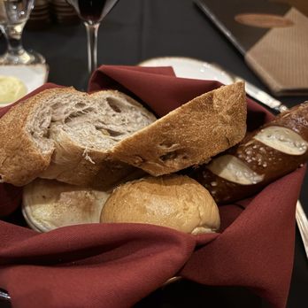 Silverado Steak House - Bread basket - Steakhouses Near Me - Las Vegas, Nevada