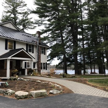Wolf Cove Inn - Front of the inn from parking lot - Hotels Near Me - Poland, Maine