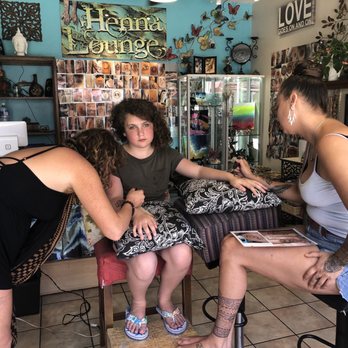 Henna Lounge - Henna happening - Henna Artists Near Me - Kihei, Hawaii