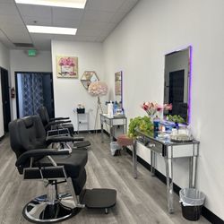 Ally's Threading & Beauty - Set-Up