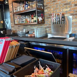 Via 313 Pizza - Bar area