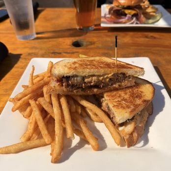 Schooners - Seafood Near Me - Cayucos, California